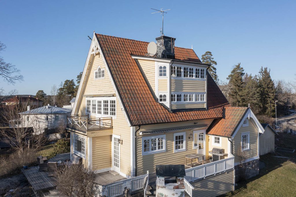 22. Renovering av stammar Villa Saltsjobaden Nacka